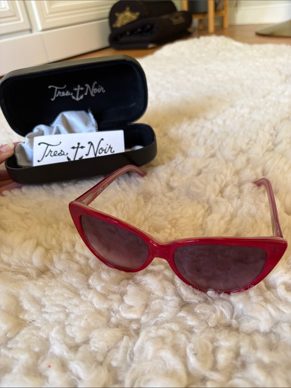 Tres Noir Red Ultra Lux Cat-Eye Sunglasses
